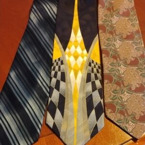 Vintage Geometric Yellow & Navy Silk Tie